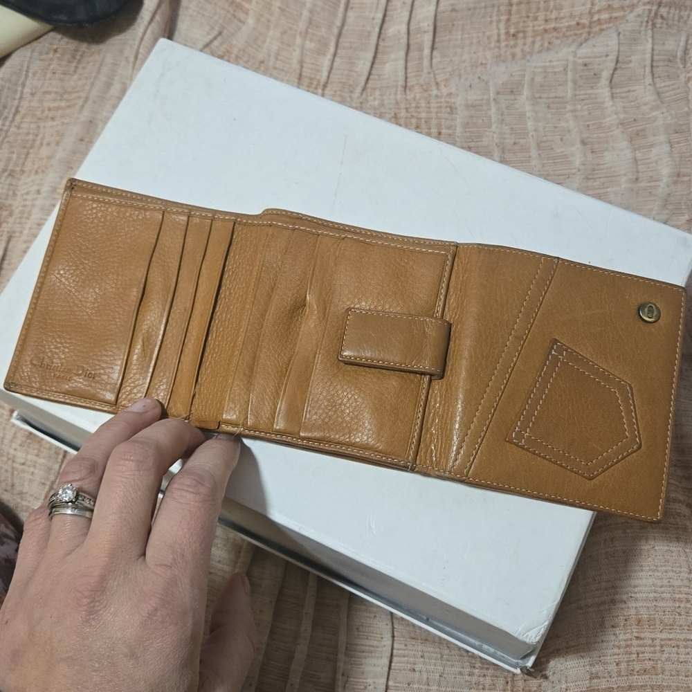 This slaps. - *Sale* vintage Christian Dior Wallet Clean As hell trifold - Picture 5 of 7